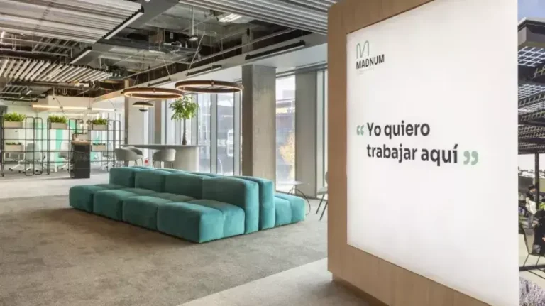 2366-062jpg-1743415207m9f5y-desk